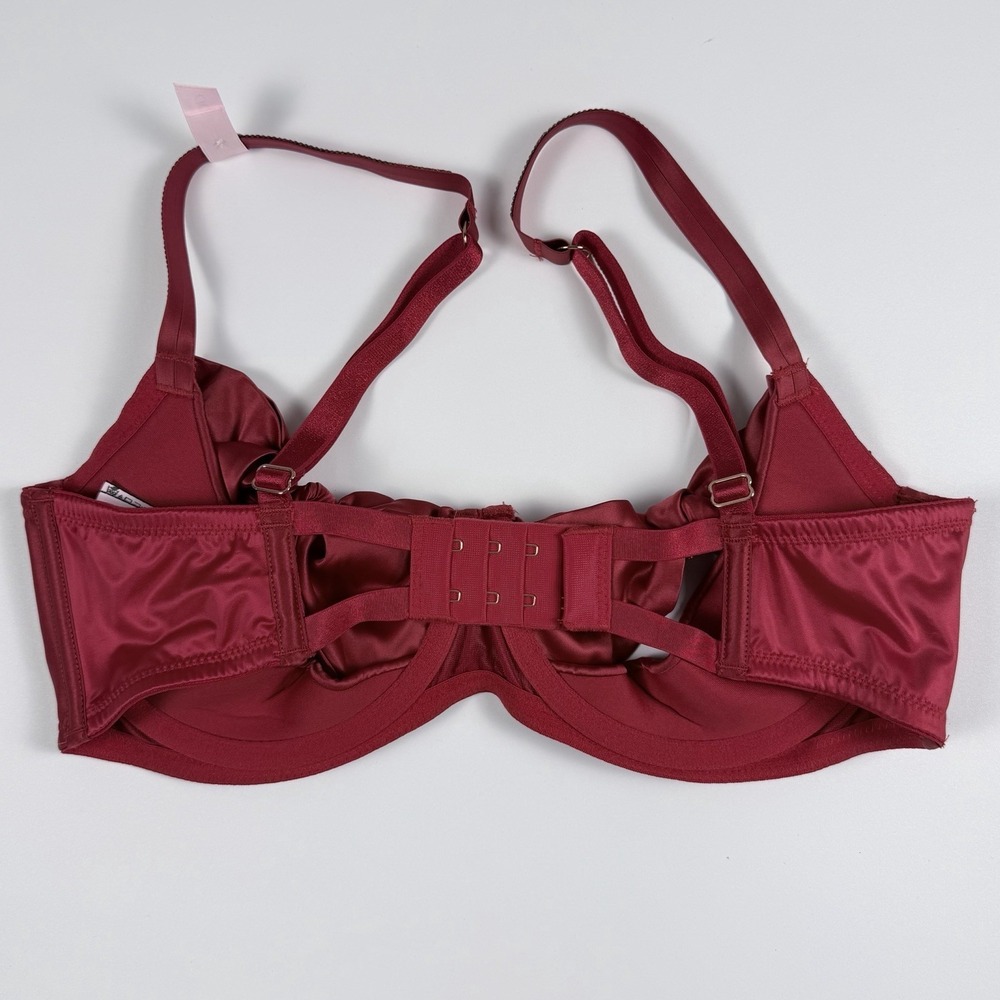 Victoria's Secret Dream Angels Satin Peekaboo Bow Balconette Red Bra Size S-DD - Picture 2 of 5